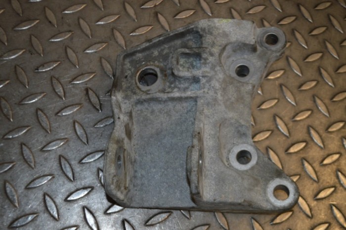 Suport motor dreapta LAND ROVER RANGE ROVER EVOQUE L538 2017 OEM: GJ32-6P096-AE | 14472562