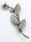 Superba brosa floare vintage manufacturata din argint