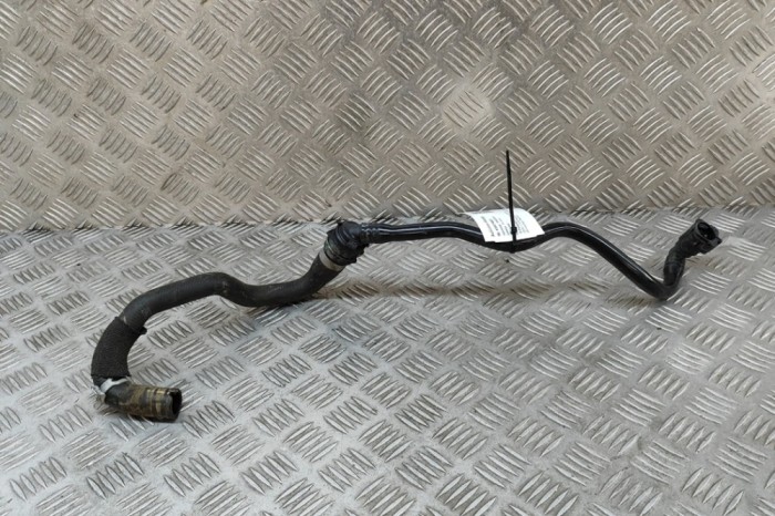 Furtun de lichid de răcire VOLVO XC90 II 2020 OEM: 32138001 30374827