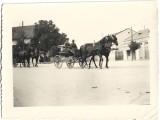 P1392 Militari rom&acirc;ni &icirc;n trăsură, județul Cluj, anii 1930
