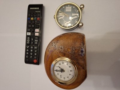 Lot 2 ceasuri de masa vintage - Aradora , Slava / functionale-colectie foto