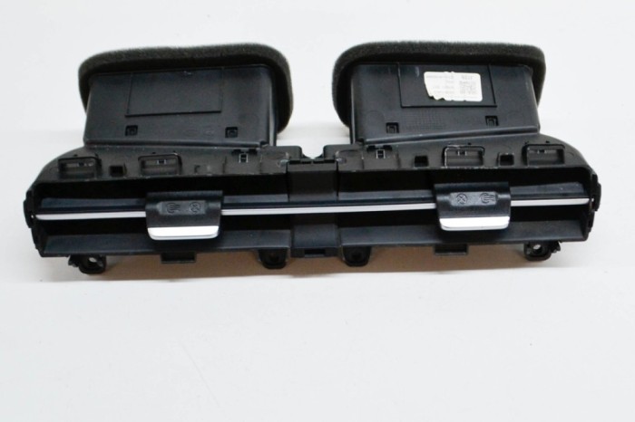 Gura de ventilație planșa de bord HYUNDAI TUCSON NX4E, NX4A 2021 OEM: 97410-N7000 15231404