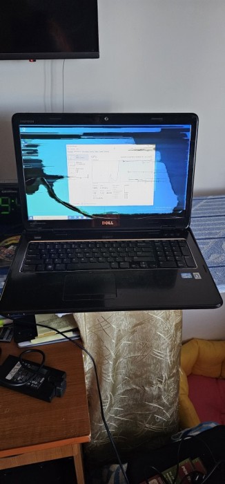 LEPTOP DELL INSPIRON N7110 , PROCESOR INTEL i3- 2,20 GHz, DISPLAY SPART . NU TINE BATERIA .SE VINDE FARA MEMORII SI HARD