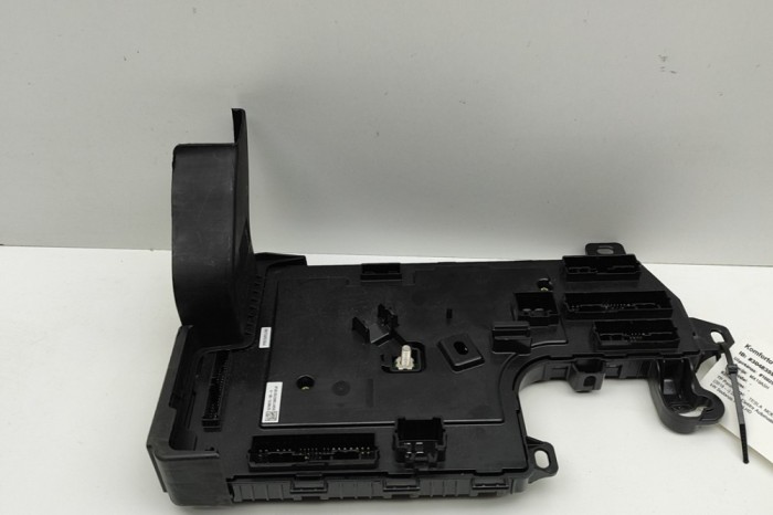 Modul de confort TESLA MODEL 3 2019 OEM: 1078673-90-H | 30483595