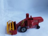 bnk jc Matchbox M5 Massey-Ferguson 780 Combine Harvester