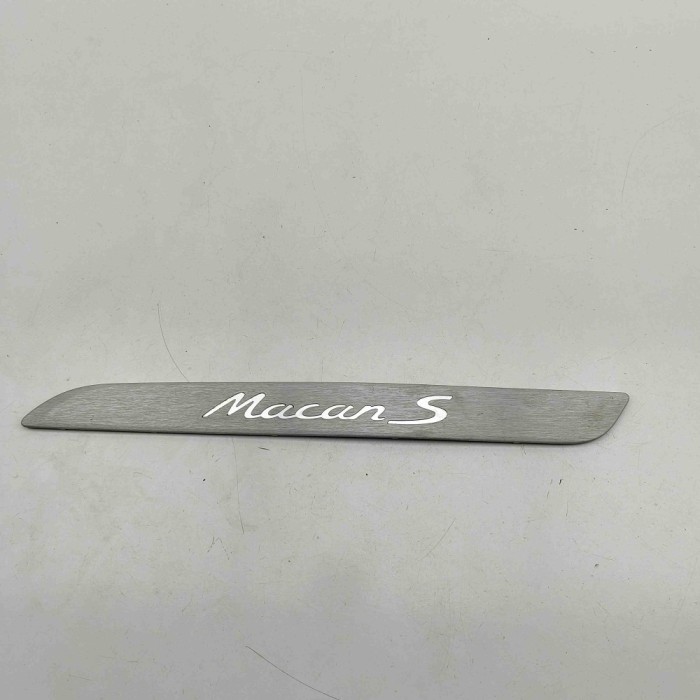 Ornament prag st&acirc;nga față PORSCHE MACAN DKN 2021 OEM: 95B853467AA