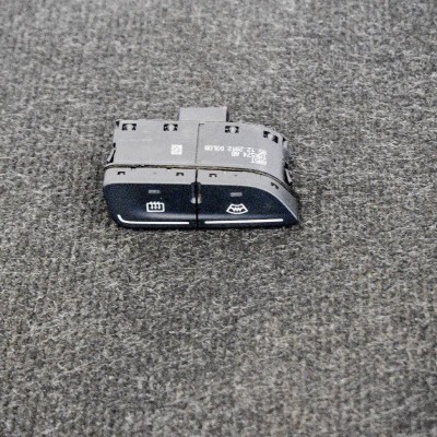 Panou de butoane FORD FOCUS III 2013 OEM: AM5T-18K574-ABAM5T18K574AB | 3917811 foto