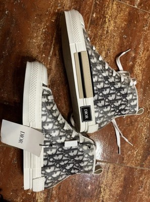 dior b23 adidasi foto