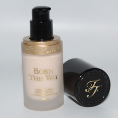 Fond de ten Too Faced Born This Way Nuanta Cloud