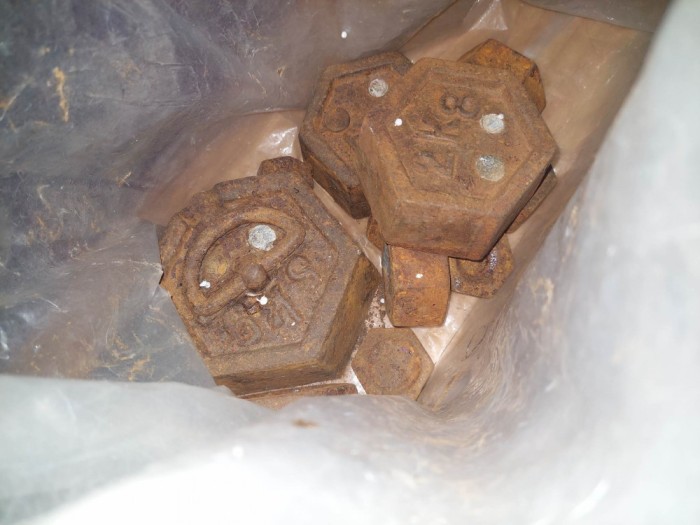 Cantar vechi tip balanta Sibiu cu tas si cocosei vechi de epoca 10 kg