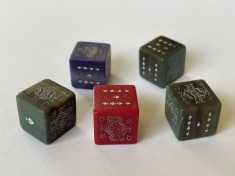 Rar!!! Set de cinci zaruri de poker sau jocuri de noroc din bachelita de provenienta italiana