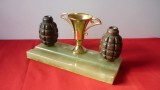 ARTA DE TRANSEE, SUPORT DE CREIOANE DIN GRENADE PE ONIX