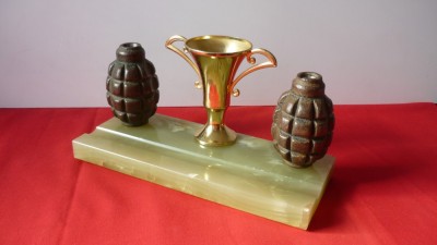 ARTA DE TRANSEE, SUPORT DE CREIOANE DIN GRENADE PE ONIX foto