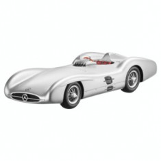 Macheta 2.5 L FORMULA 1 RACE CAR W 196 R (1954) foto