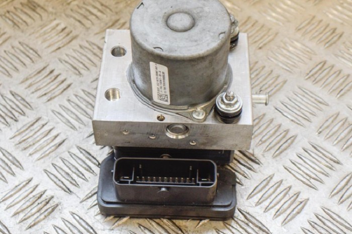 Pompa ABS TESLA MODEL 3 2018 OEM: 0265257793,1044741-00-D,1044745-00-B,1103541-00-A 10883947