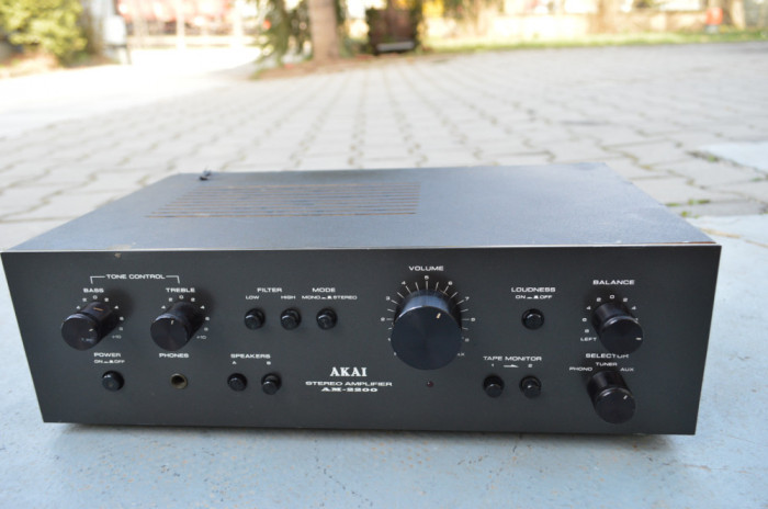 Amplificator Akai AM 2200