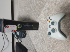 Xbox 360 slim 500 gb 70 jocuri foto