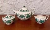CEAINIC, ZAHARNITA SI LATIERA DIN PORTELAN ENGLEZESC- MARCAJ WEDGWOOD- &quot;NAPOLEON IVY&quot;
