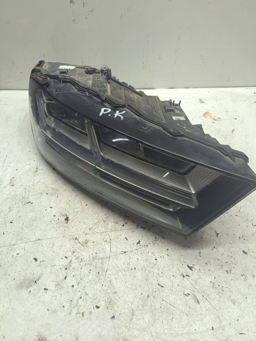 Audi Q7 4M Headlight/headlamp 7715200000