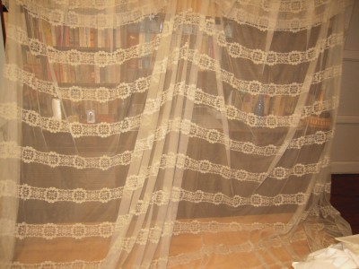 Material pentru perdea alb cu model floral inaltime H=2.7m, latime 4.5m foto