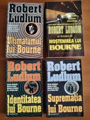 Robert Ludlum &ndash; Seria Jason Bourne (4 titluri) - thriller