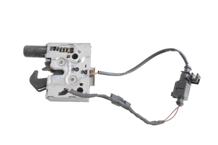 &Icirc;ncuietoare capota VW T-ROC A11 2022 OEM: 2GA823509A | 21480794