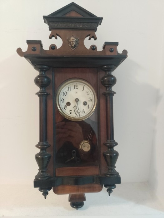 Superb ceas de perete antic german marca Junghans ,bătăi pe arc de rezonanță