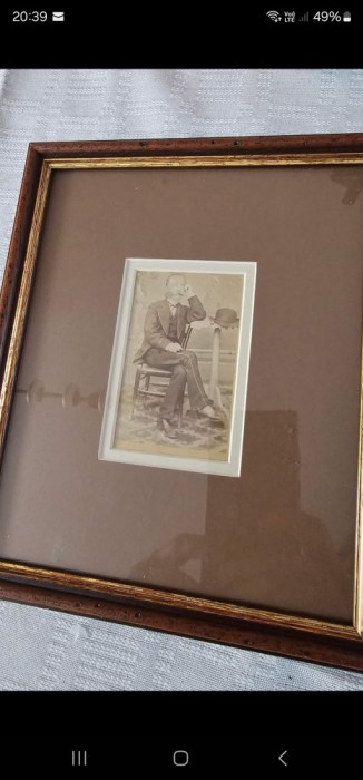 Fotografie tip carte-de-visite , an cca 1874 infatisandu l pe Vasile Alecsandri