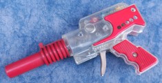jucarie veche pistol rusesc anii 80 foto
