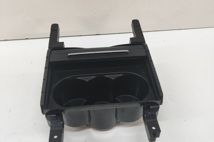 Suport de pahar SKODA SUPERB III Estate 3V5 2021 OEM: 3V0858329 | 31891089