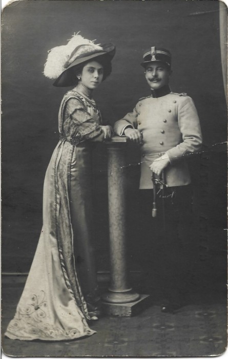 P1924N Locotenent rom&acirc;n &icirc;n uniformă model 1895, cu sabie, 1911, studio Foto Lux