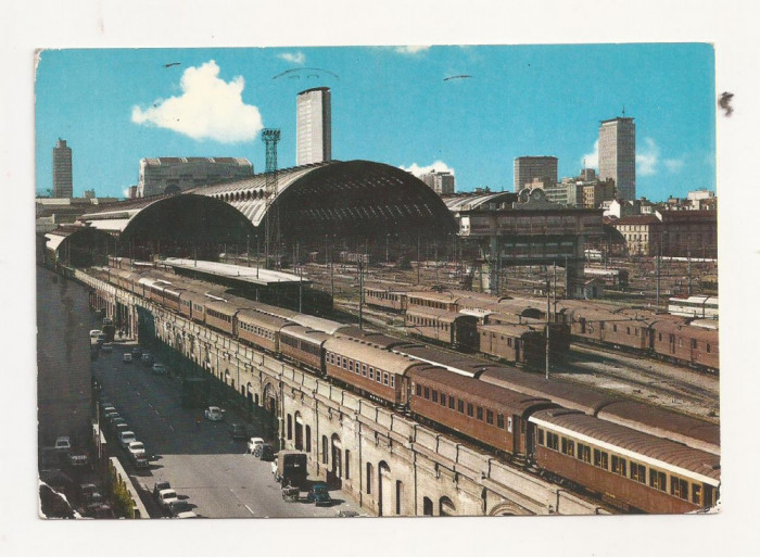 FA4 -Carte Postala- ITALIA - Milano, Stazione Centrale, circulata 1975