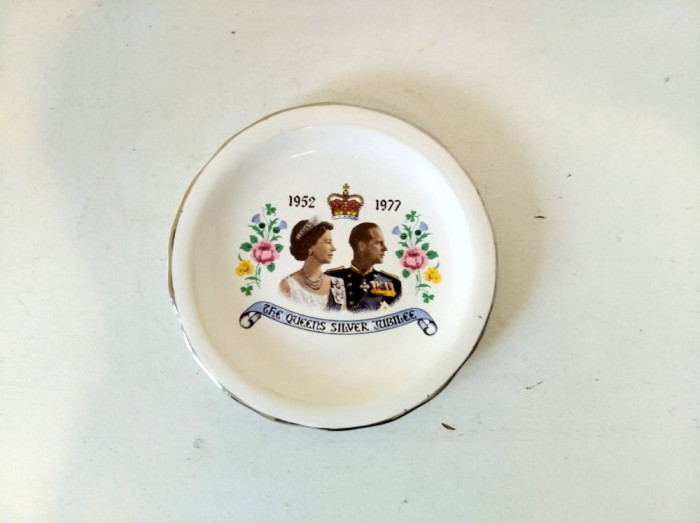Farfurie portelan Jubileu regina Angliei (The Queens Silver Jubilee - 1952-1977)