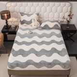 Cumpara ieftin Husa de Pat Cocolino cu Elastic si 2 Fete de Perna 50x70cm,180x200cm,Alba Gri cu Dungi-D165