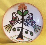 FARFURIE DECORATIVA DIN CERAMICA DE HOREZU-ARTIST STEFANESCU MARIA-DIAMETRU 25 CENTIMETRI