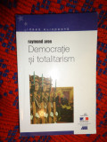 Democratie si totalitarism - Raymond Aron 277 pagini /cartea prezinta sublinieri