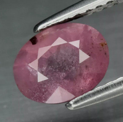 Spinel roz foto