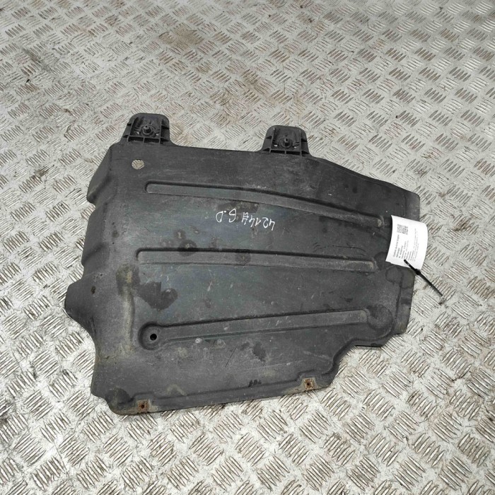 Scut motor dreapta spate VW GOLF VII Variant BA5, BV5 2014 OEM: 5G9825205B