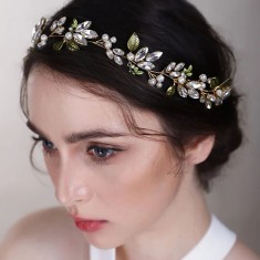 Accesoriu par auriu, cu frunzulite verzi, pietre si perle, Olimpia foto