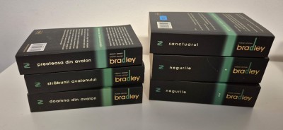 Marion Zimmer Bradley Seria Avalon Sase volume foto