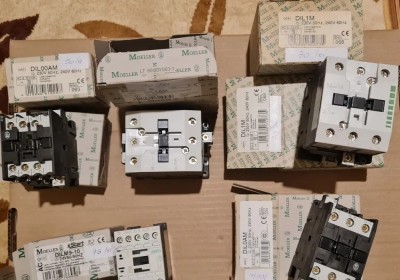 Contactori Moeller foto