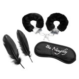 Set 3 accesorii bondage LATETOBED, BDSM Line, catușe pufoase, mască din satin "Be Naughty", pene pentru stimulare senzorială, negru