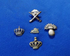 LOT de 5 - insigne militar-embleme-Insemn- SEMNE ARMA REGALISTE -epolet-cascheta foto