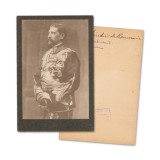 Regele Ferdinand I &icirc;n uniformă de mare ținută, fotografie de cabinet, atelier F. Mandy