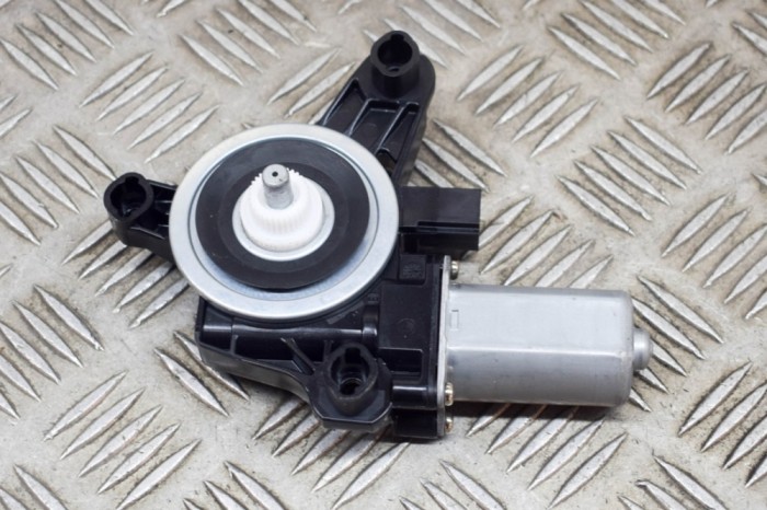 Motor macara geam ușă dreapta spate MERCEDES-BENZ A W177 2019 OEM: A0009060908 15204743