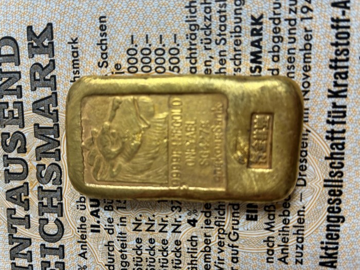Lingou 110 grame Hong Kong placat aur