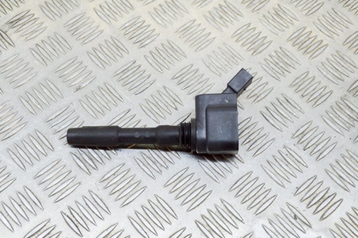 Bobina de inducție de &icirc;naltă tensiune AUDI A5 Sportback F5A 2017 OEM: 06H905110G 13146771