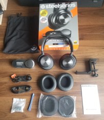 Casti gaming cu fir SteelSeries Arctis Nova Pro foto