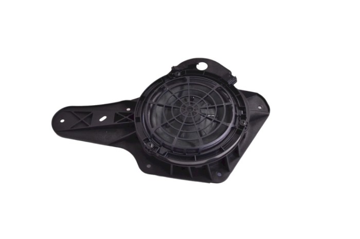 Difuzor ușă dreapta spate PEUGEOT 3008 SUV 2018 OEM: 9813827080 15420616