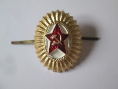 URSS cuc/semn de arma cascheta ofiter Armata Rosie anii 80,dimensiuni:36 x 28 mm